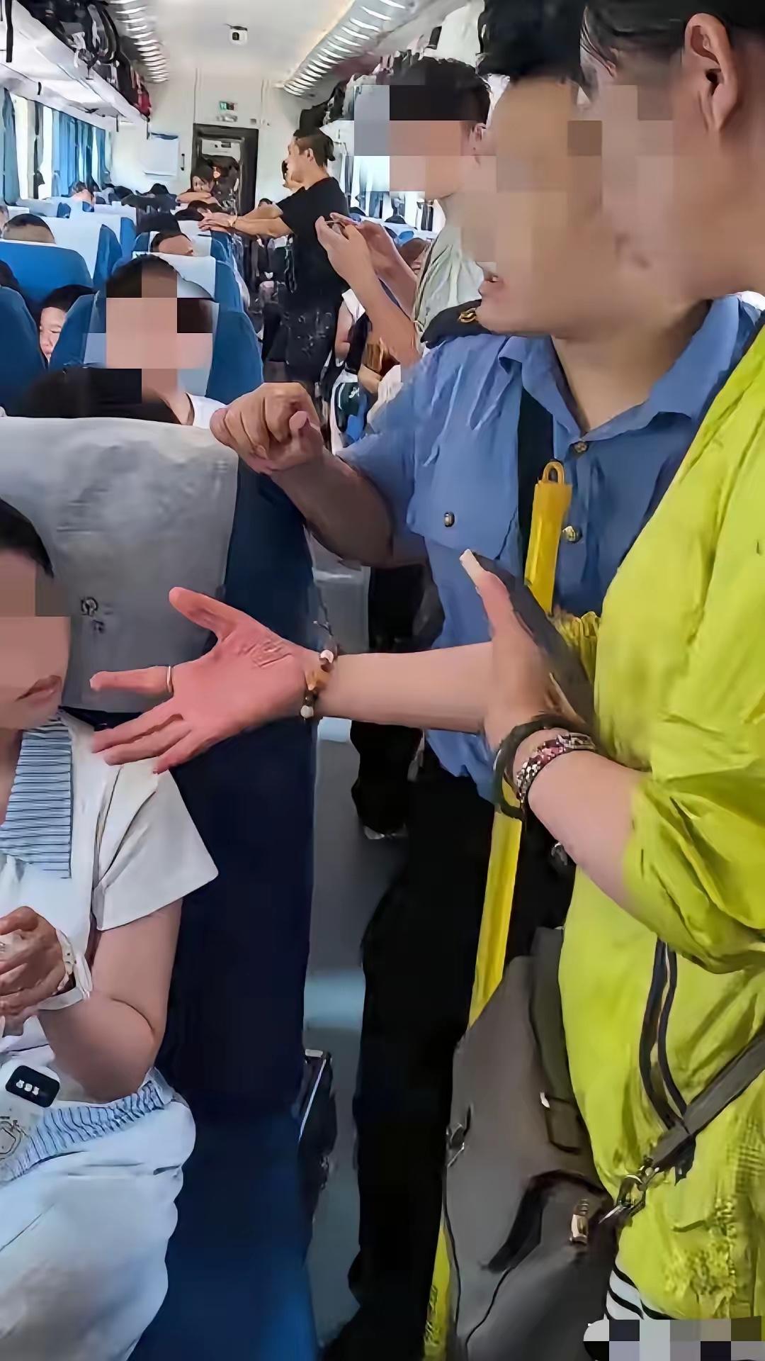 就是玉皇大帝来了，座位也不让。“2小姑娘坐高铁妈妈买3座”一事还在发酵。如此明了