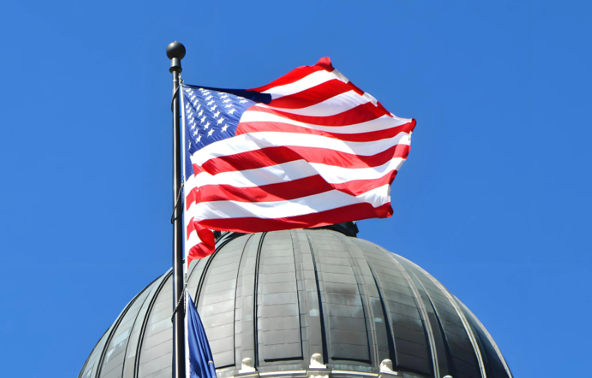 美国财政部刚发了个新许可，对委内瑞拉石油相关交易松了松绑，不过还留了一手——照样