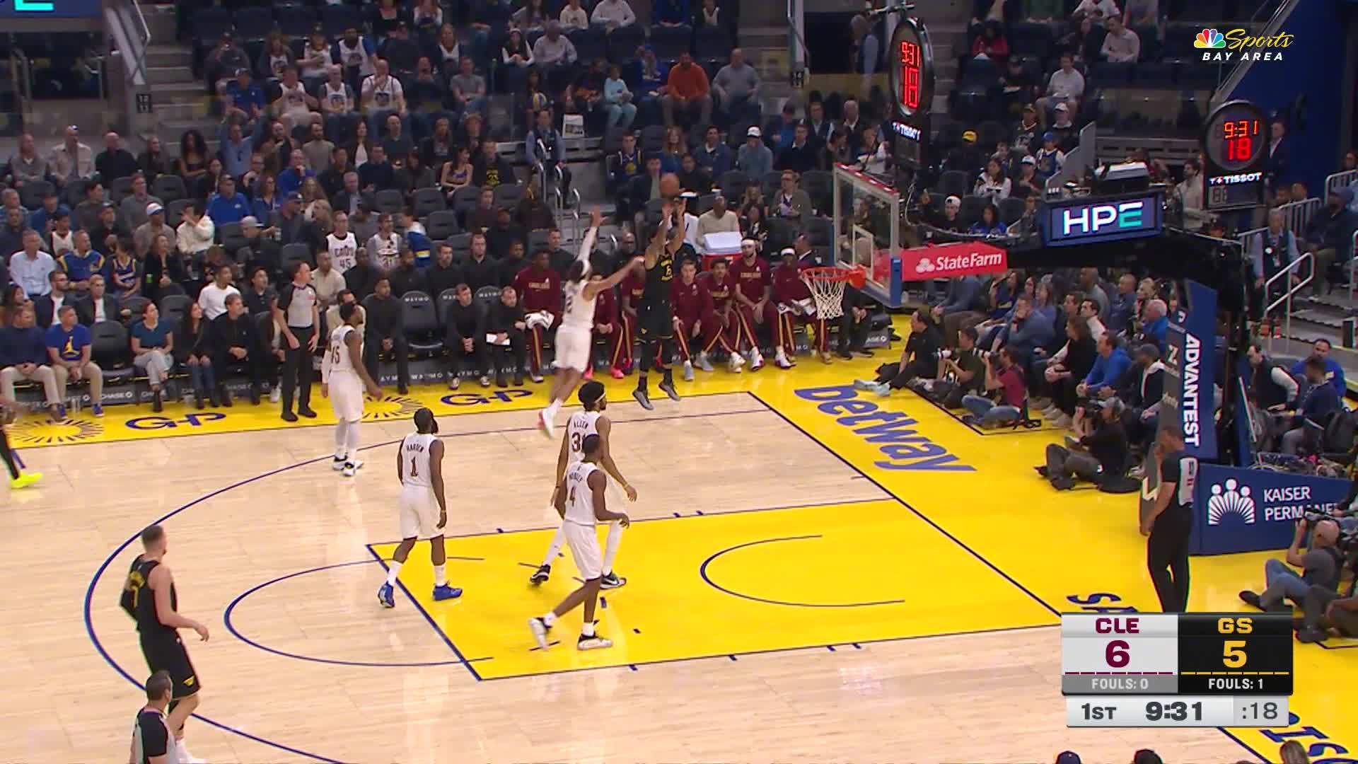 桑托斯底角三分👌勇士8:8骑士。骑士vs勇士