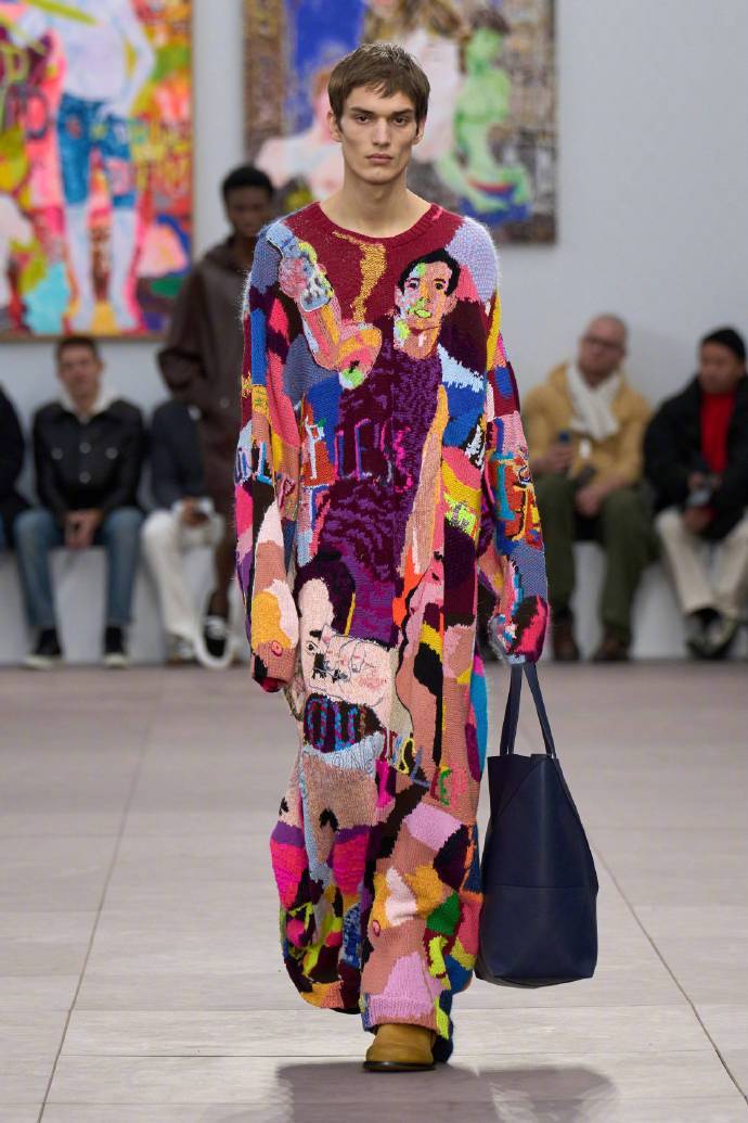 #美学前沿#LOEWE2024秋冬男装系列，印花刺绣结合拼贴艺术，玩转色彩潮流~