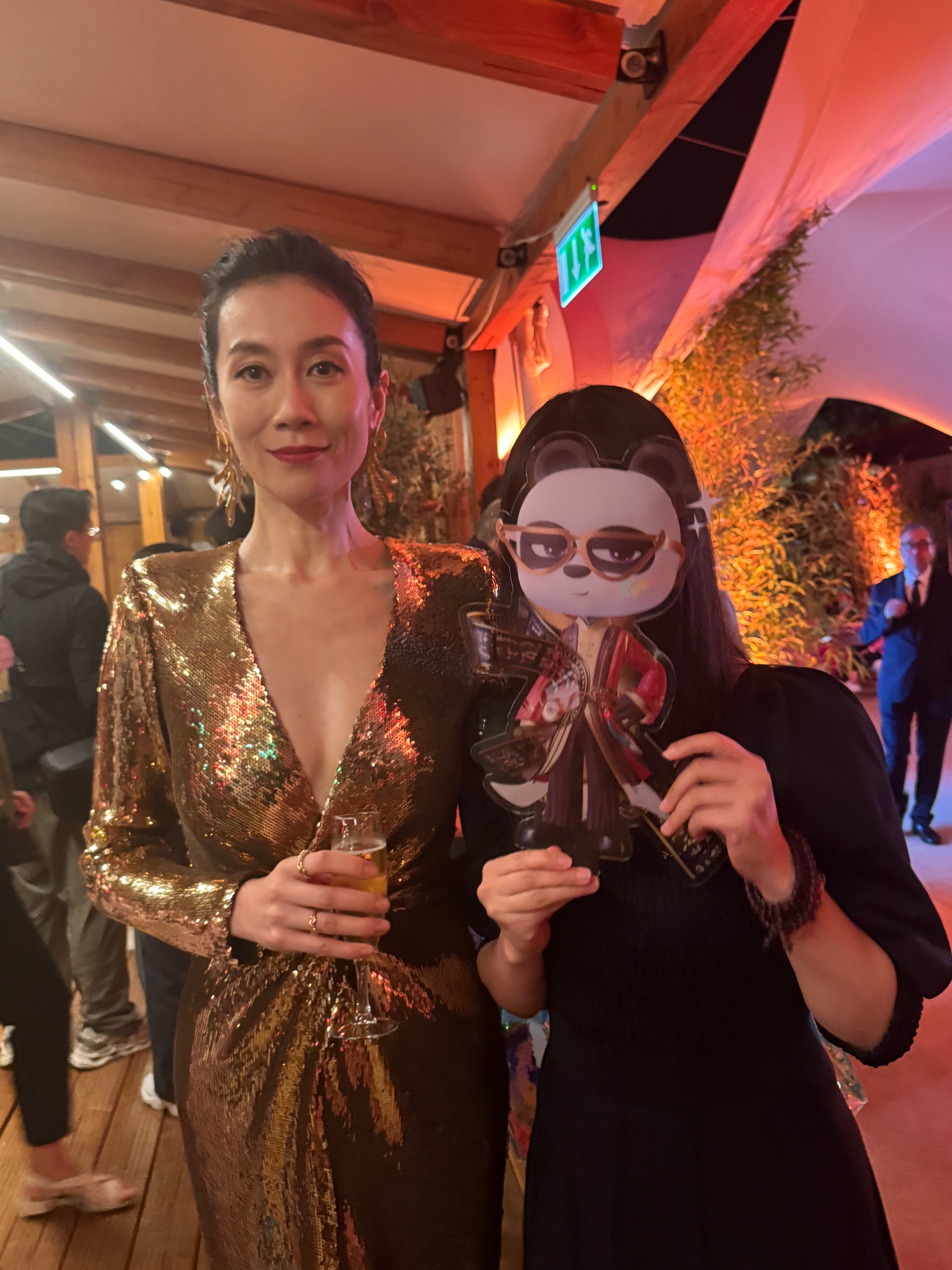 戛纳电影节中国之夜 这届戛纳真的太有中国味儿了！现场秒变鲸探元仔大型种草现场！多