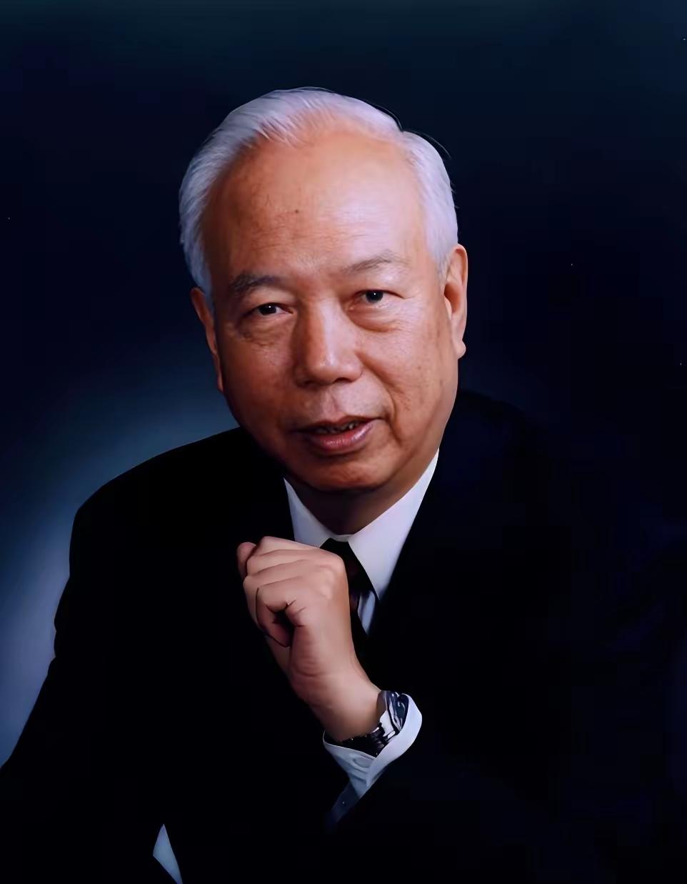 被西方称为"比钢铁更硬的中国男人"，中国工程院院士，中国石油管工程学科的开拓者、
