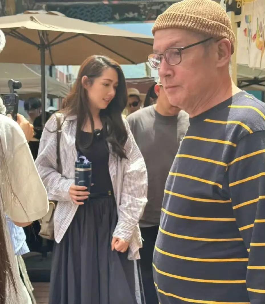 郭碧婷嫁入向家之后，依旧要出来工作挣钱养家，她之前说她还有房贷要还，当时很多网友