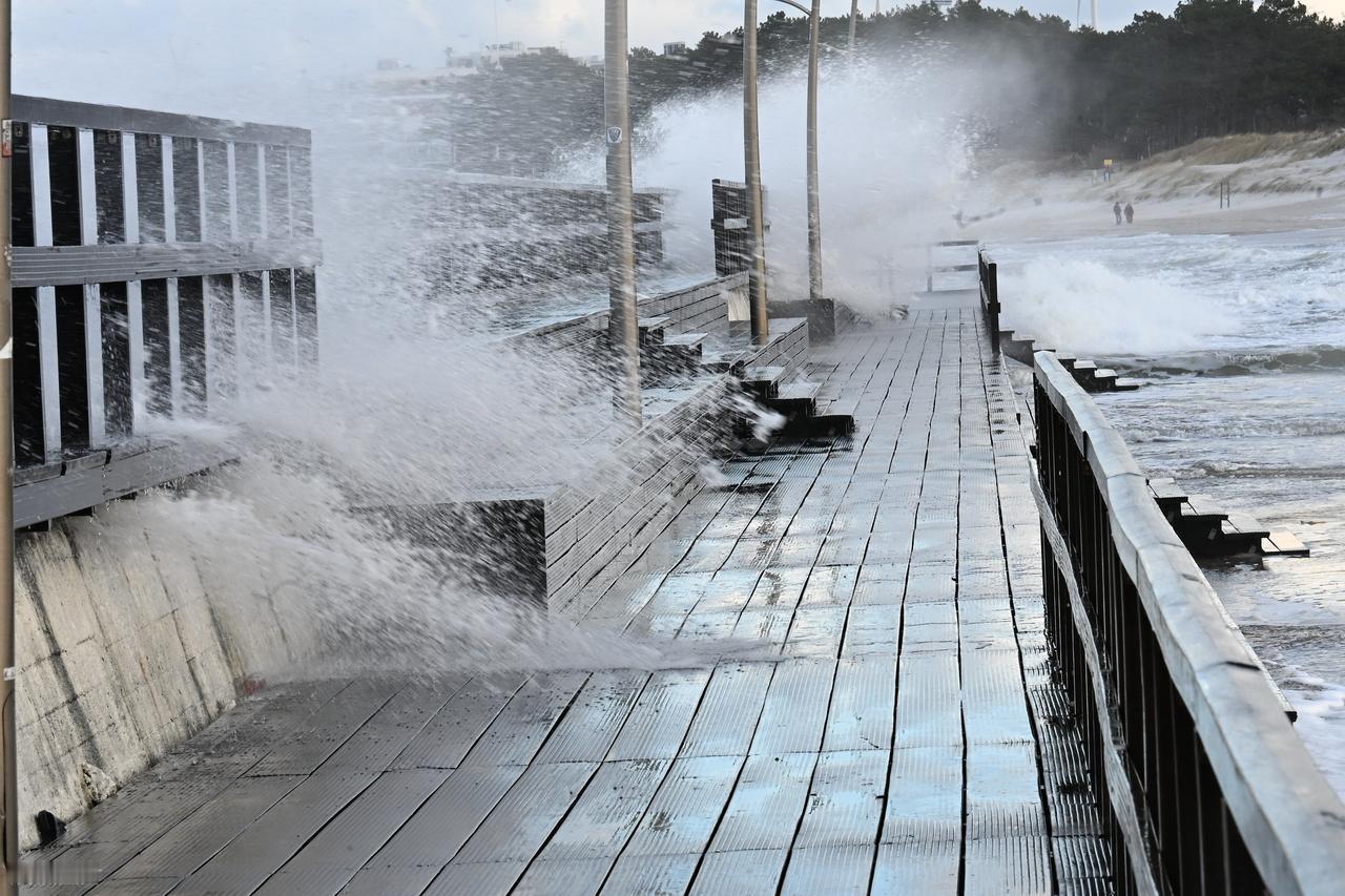 2025年末，波罗的海不平静，俄货轮被扣，背后水有多深

2025年最后一天，出