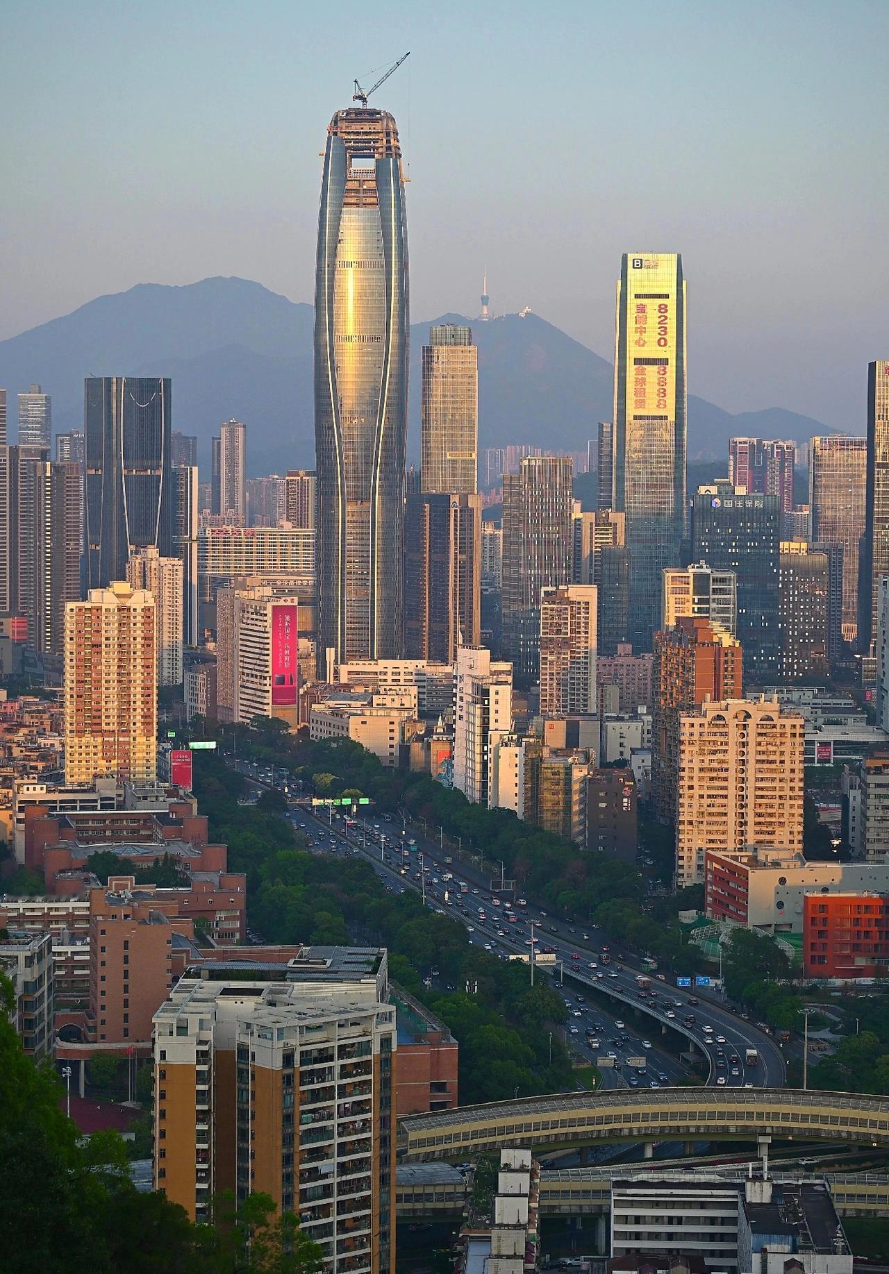 发现没？中国汽车产业的双雄格局短时间内无法撼动！深圳比亚迪集团和宁德时代集团遥遥