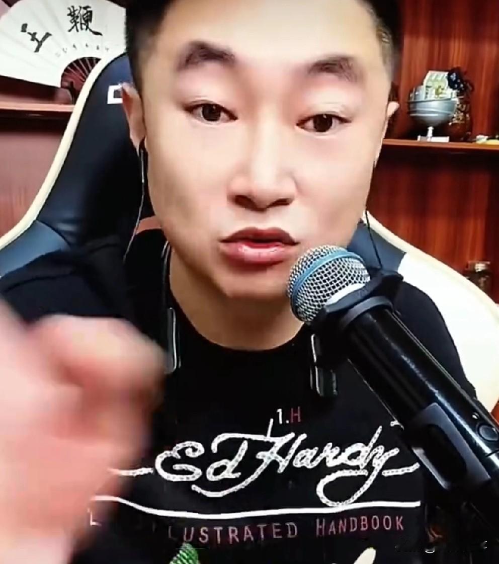 九天感谢伽柏手下留情，表示以后不站立场！

            九天：封号赖