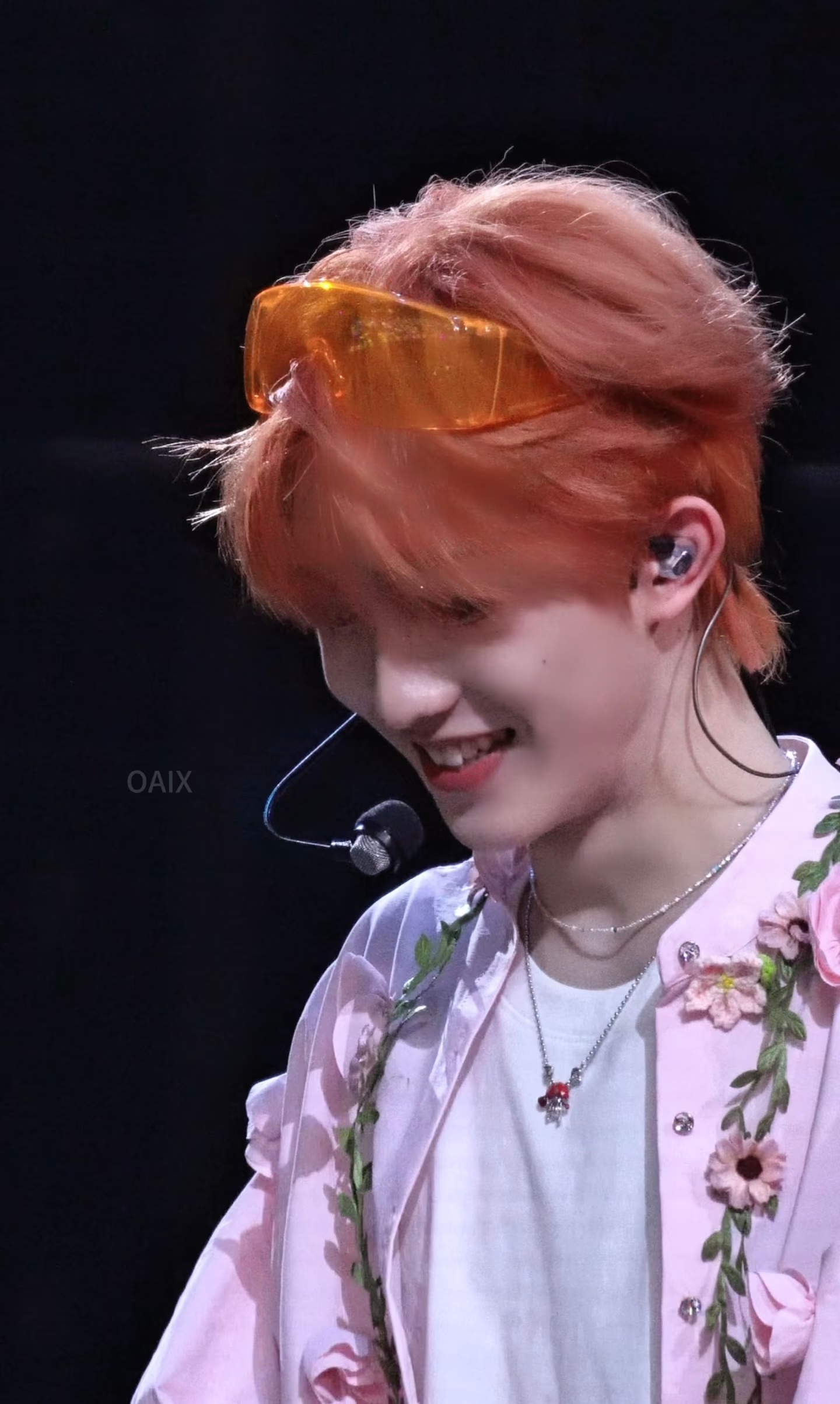 据说这是最接近苏新皓本人的饭拍生图 肤白俊帅高瘦 