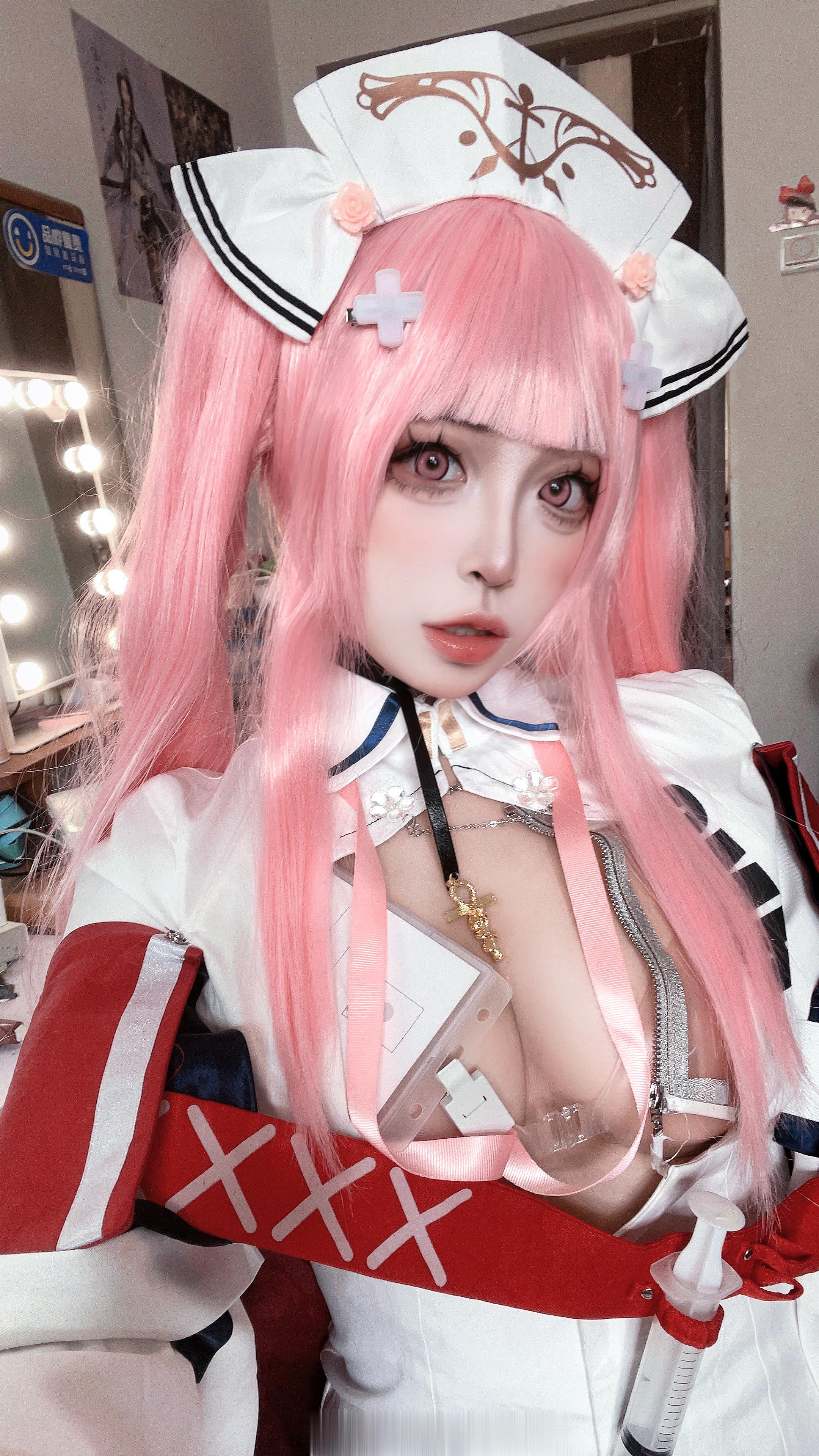 #碧蓝航线[超话]##英仙座cos# 笨拙的小护士一枚[汪洋海蓝比心] ​​​