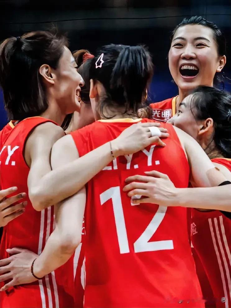 2024世界女排联赛，中国女排直落三局战胜保加利亚，赖亚文进入教练组。
6月11