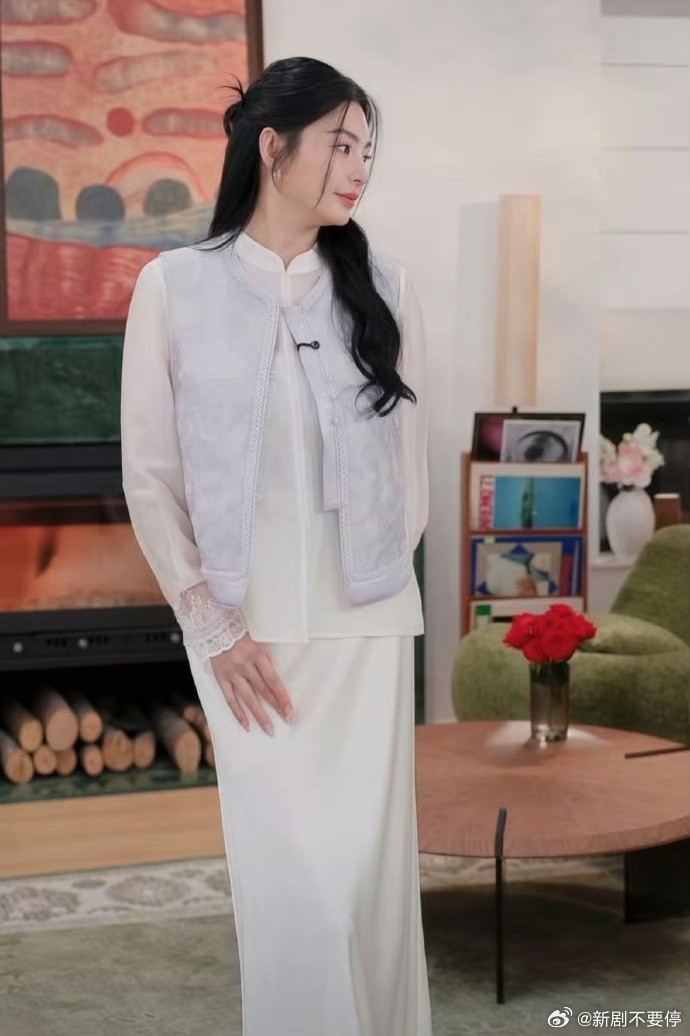 张雨绮怀孕后的状态 匿名爆料遭葛晓倩质疑是公关套路，她全程沉默不回应，直播状态在