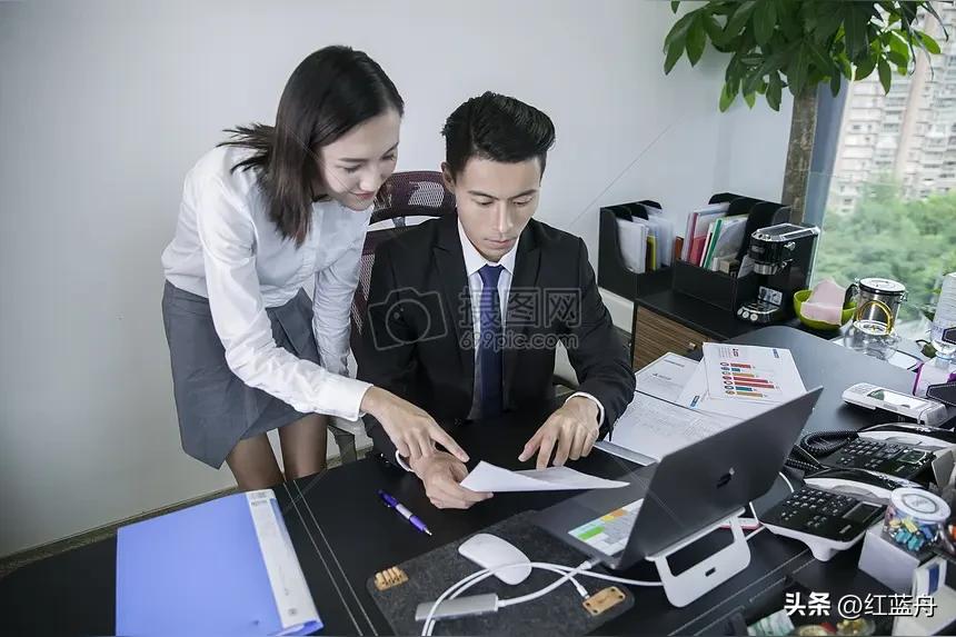脆弱可怜的单位二把手，真是罕见啊！

       多年前，我在厅机关当文秘，经