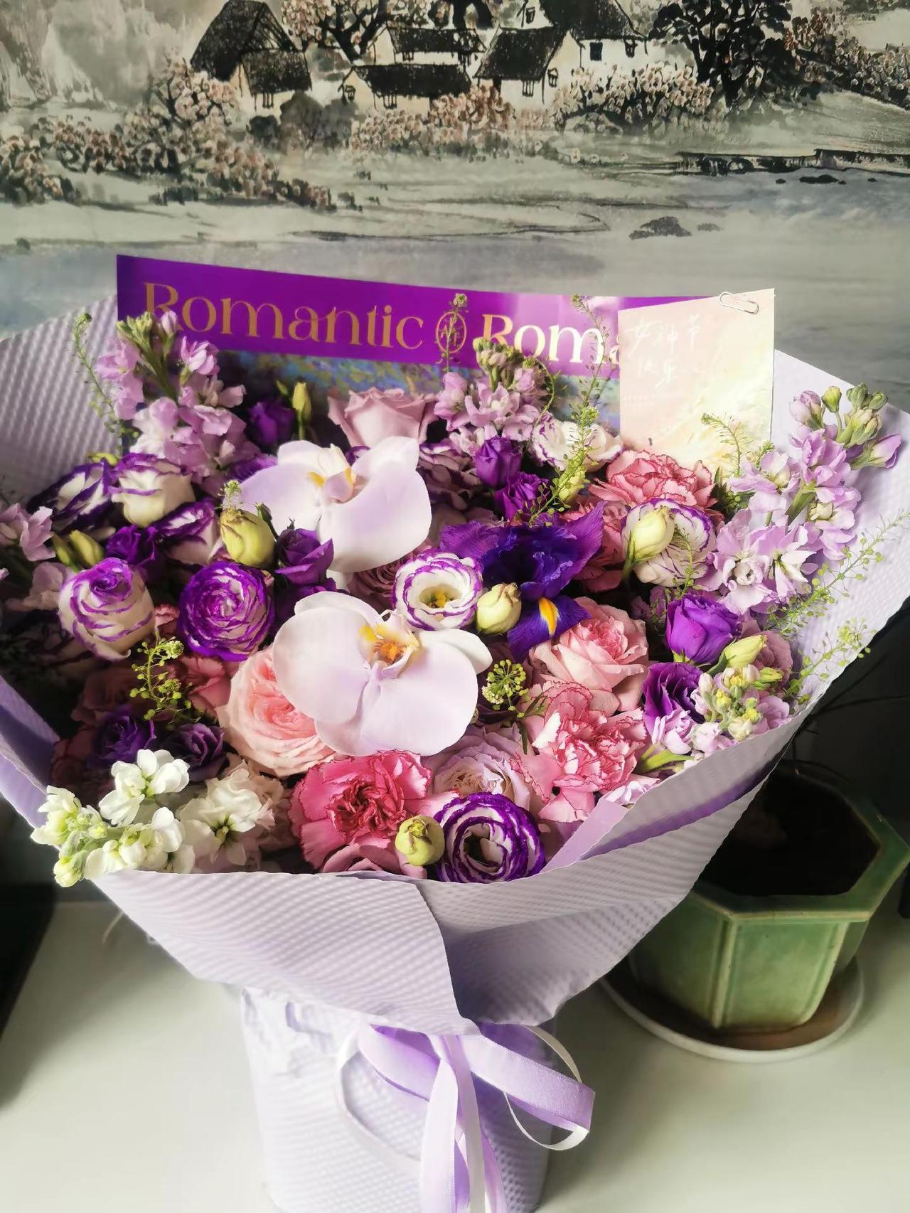 ，非常惊喜哟，第一次收到节日礼物，感谢亲爱的！