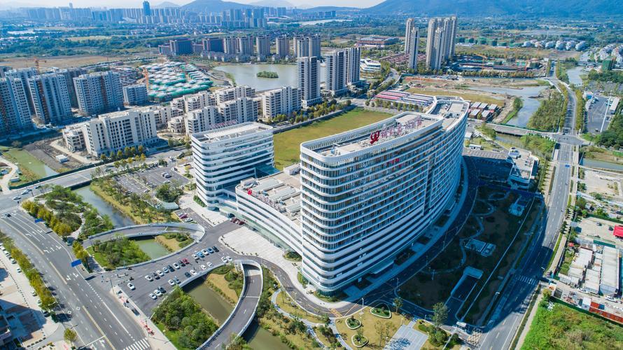 告别“养老焦虑”！探秘湖州太湖畔的“健康航母”，在湖州把看病、旅居和享老过成诗！