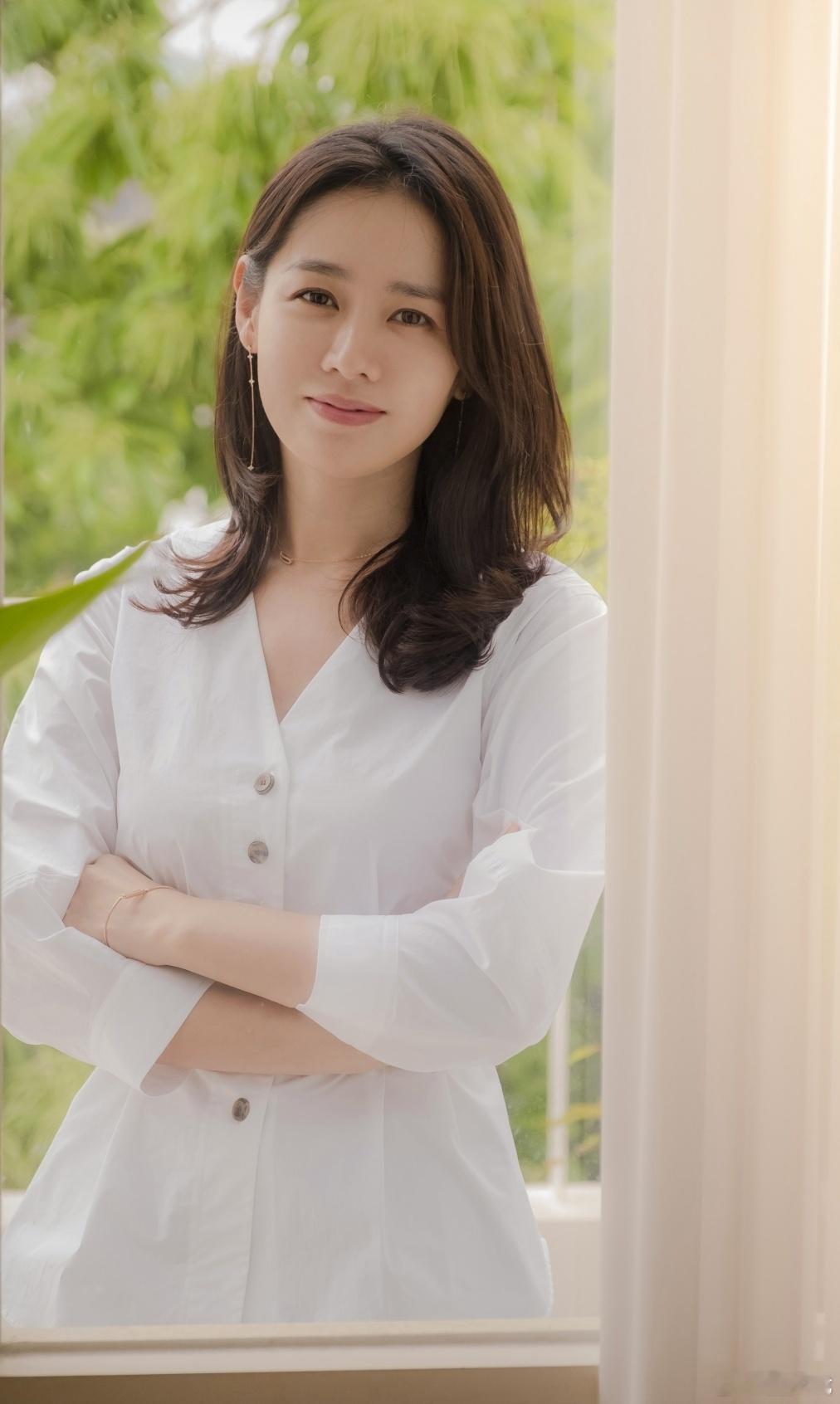 孙艺珍 我的人生一次都没真正享受过孙艺珍每天啃鸡胸肉到想吐 据韩媒，孙艺珍在釜山
