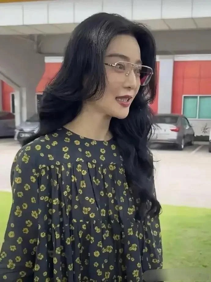 老了，真的很显老了，曾经的一代女神 