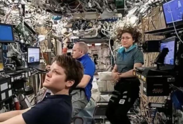 为什么都不提中国空间站了？中国空间站“没消息”了？
 
这种公众感知中的“沉寂”