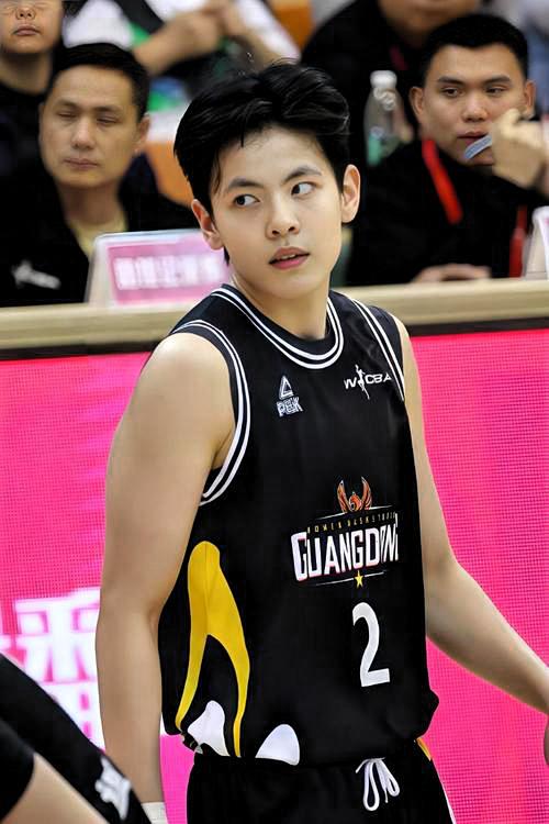 杨舒予：中国女篮的一位新秀，杨舒予作为中国女篮的新生代代表，她在亚运会、全运会的