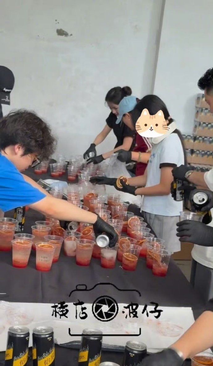 王鹤棣准备了杀青逆应援《将门毒后》杀青仪式感拉满，王鹤棣暖心逆应援安排到位，妈妈