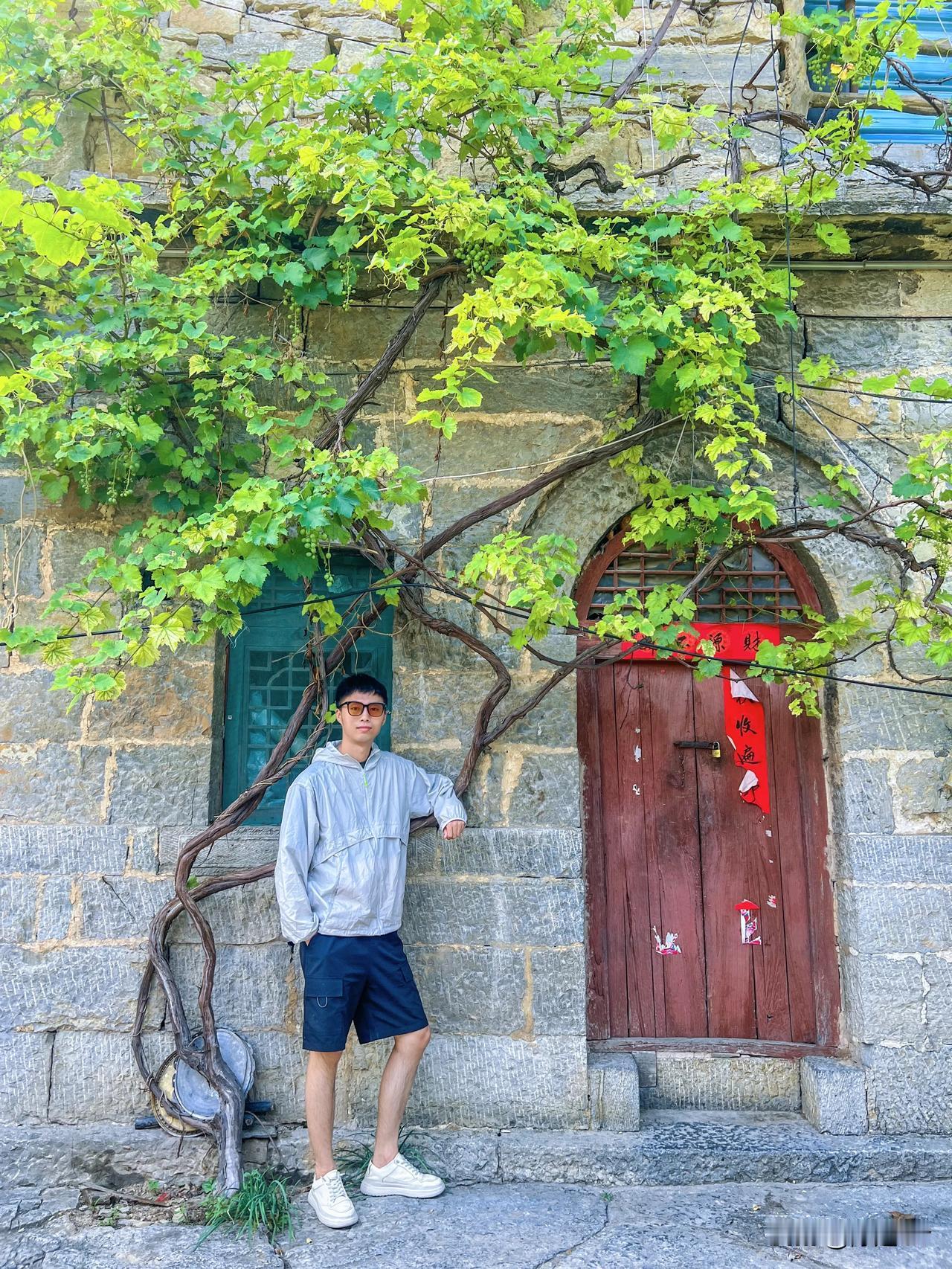 #相约传统村落# 在太行山深处的悬崖峭壁上有一座用石头筑就的古村落，这里是山西平