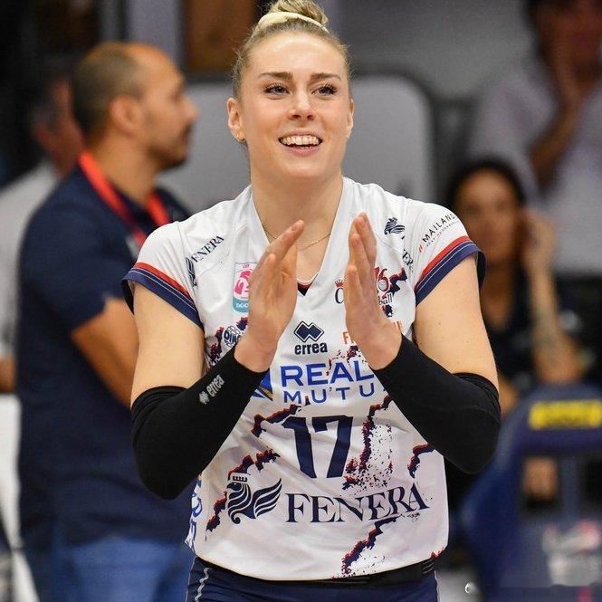 📌 此前曝出的转会消息，意大利副攻手安娜·格雷转会科内利亚诺的交易未能达成。 