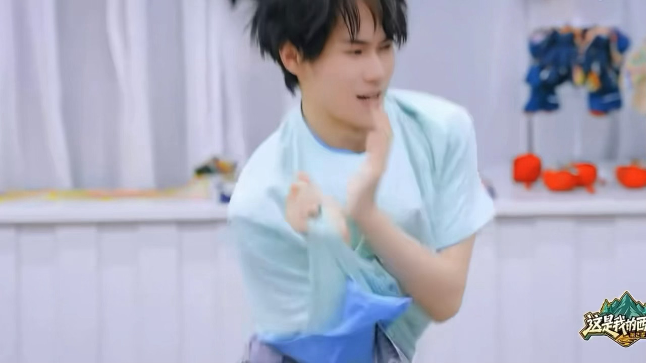 突然就不爱笑了 