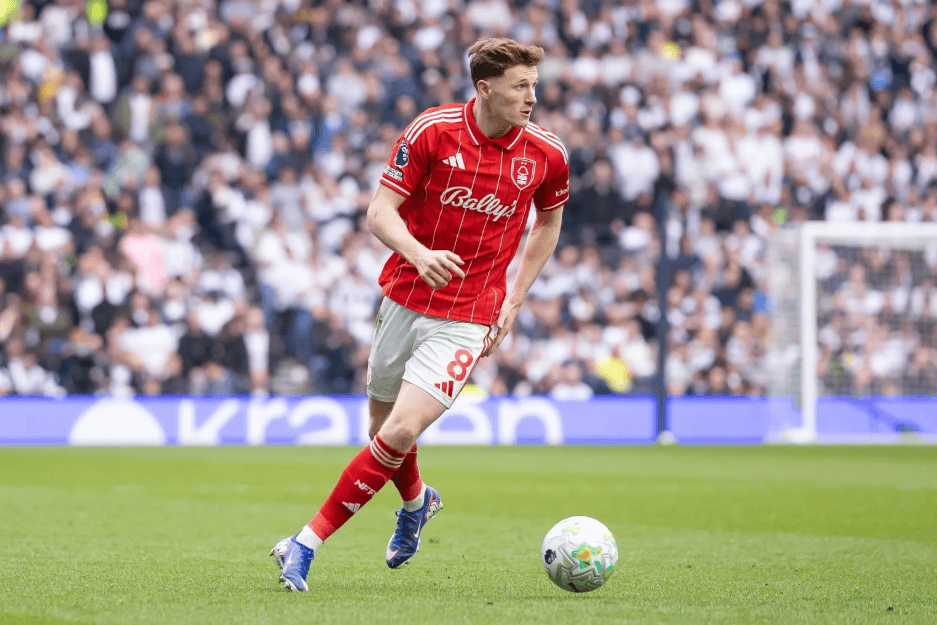 跟队：曼联将安德森视为核心目标，围绕他制定夏窗引援计划