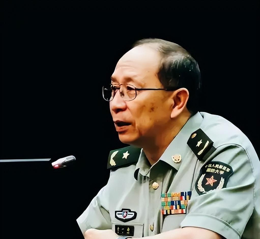 美方曾放话：“如果中国人继续在南海建设，就用炸弹全部炸了。”金一南将军曾经霸气回