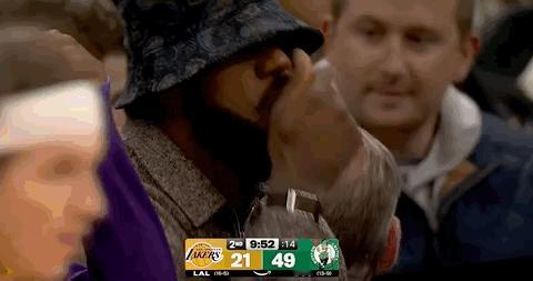 人设崩塌？詹姆斯“偷吃”被抓！！！！！！湖人vs凯尔特人