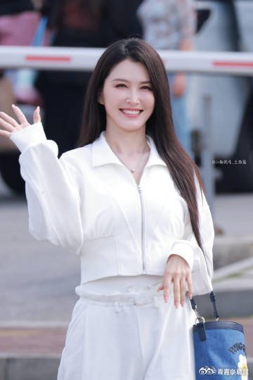 徐洁儿有效出场徐洁儿给王俊凯送考，背后师徒情满满。这反转又感动又甜，一下让我想起