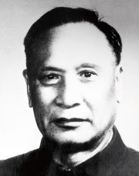1949年12月6日深夜，卢汉召集亲信开会，说：“起义必须马上发起了，否则等解放