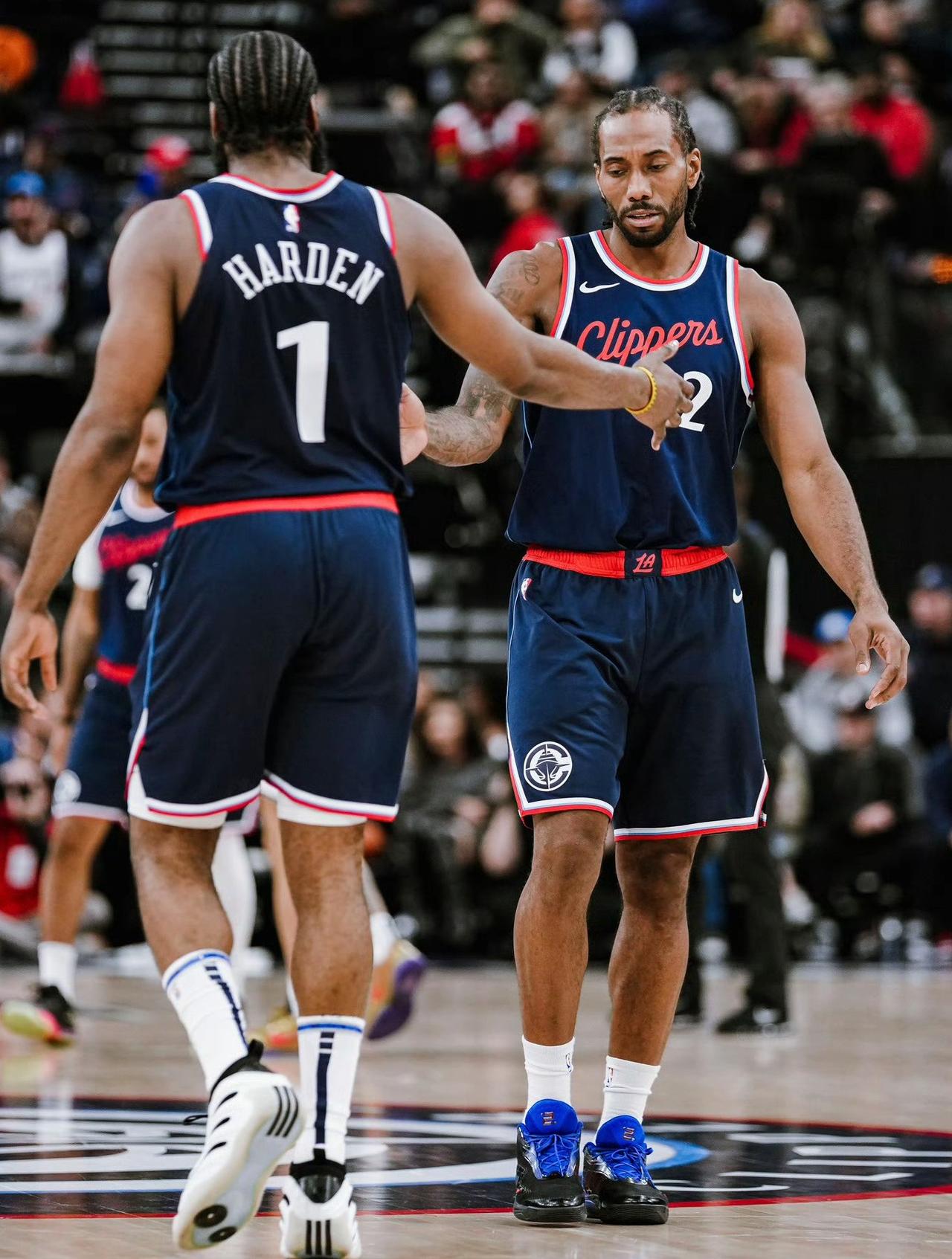 快船不仅仅是四连败，是你根本看不到翻盘的希望！
篮板抢不到、罚球罚不进、进攻毫无