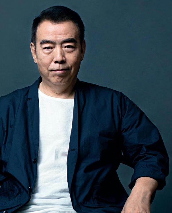 导演，陈凯歌说，谢霆锋的资质，一点也不比张国荣少，他是一个被低估的演员，灵性很高
