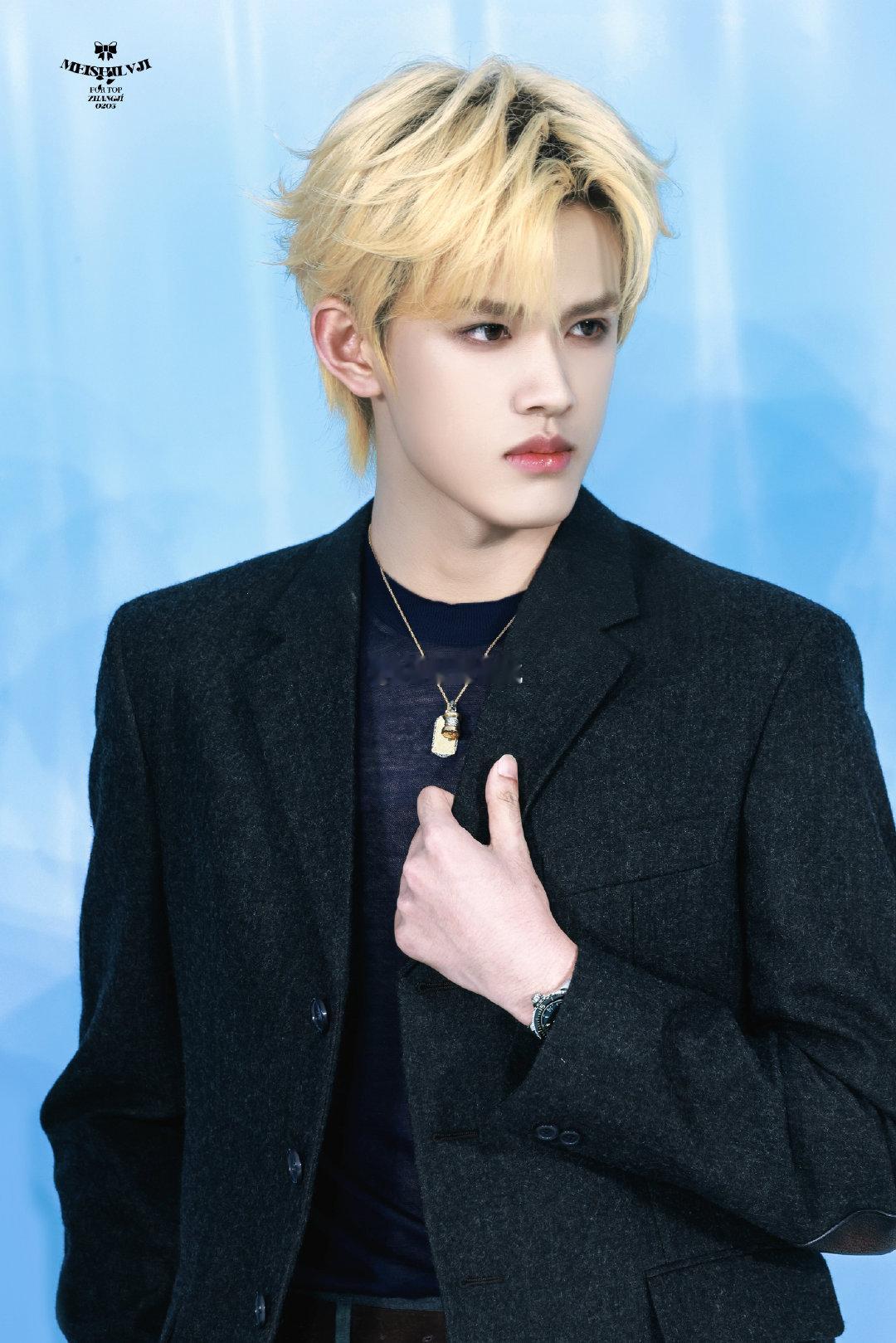 张极自评帅的人默不作声 张极帅气又宠粉。霸总气质拿捏了。 ​​​