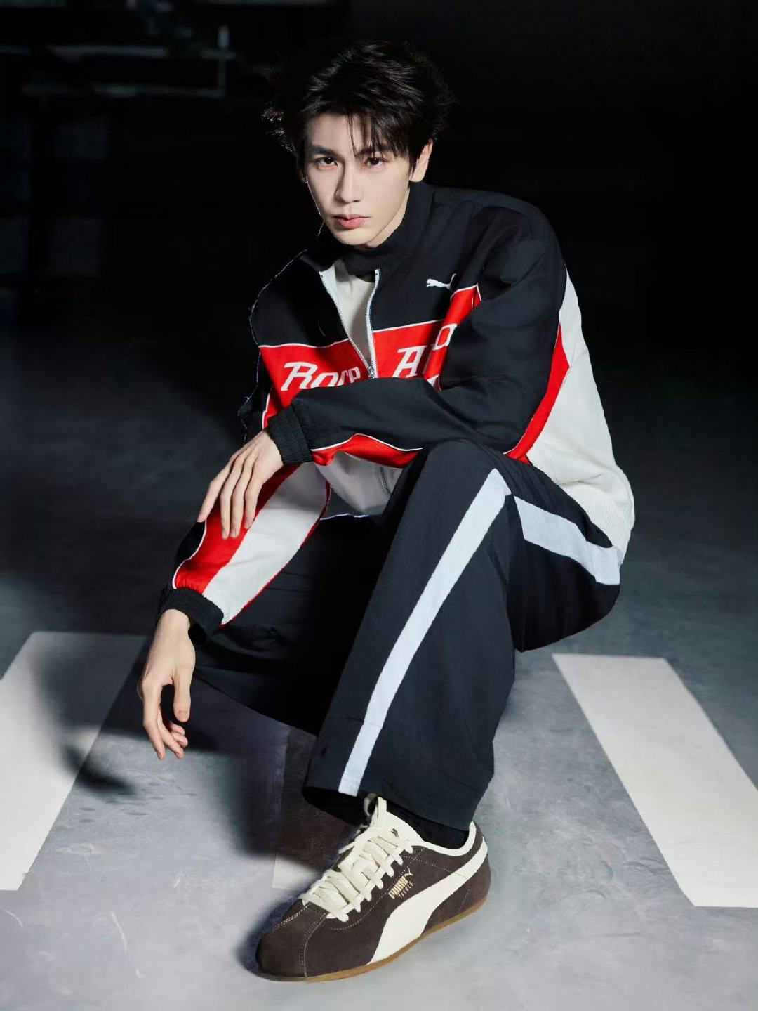 想看张凌赫演赛车手支持张凌赫演飞驰人生4谁给张凌赫递个现偶本子，想看他演赛车手！