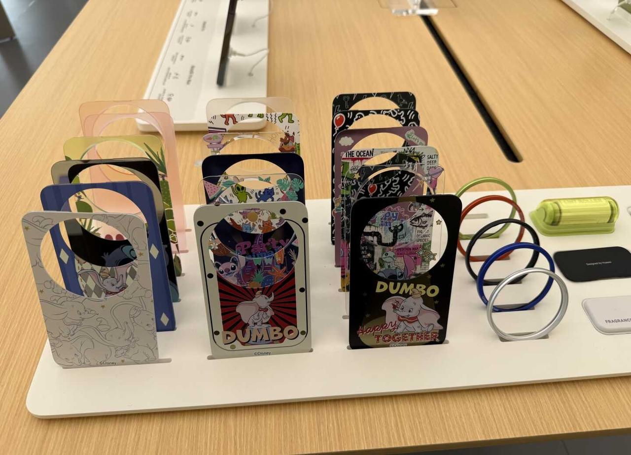 手机壳DIY！玩！
今天又增加了好多有趣的手机壳：星际宝贝、小飞象，都好喜欢。M