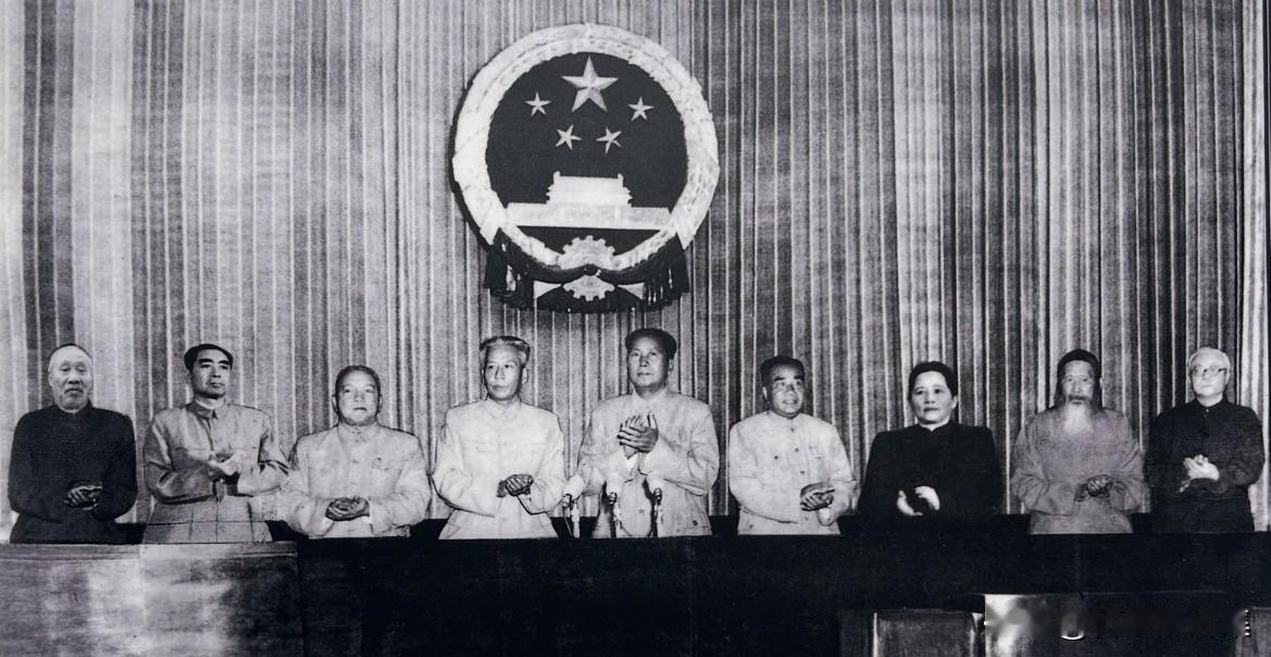 1954年9月1日，中华人民共和国第一届全国人民代表大会在北京隆重开幕，标志着我