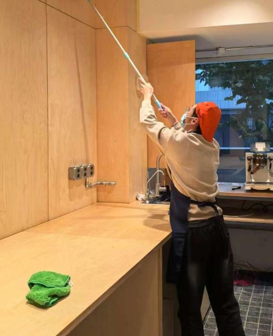 只要你经济条件能承受的住，思想上能接受，保洁就能帮你解决一切家务烦恼。
家务烦恼