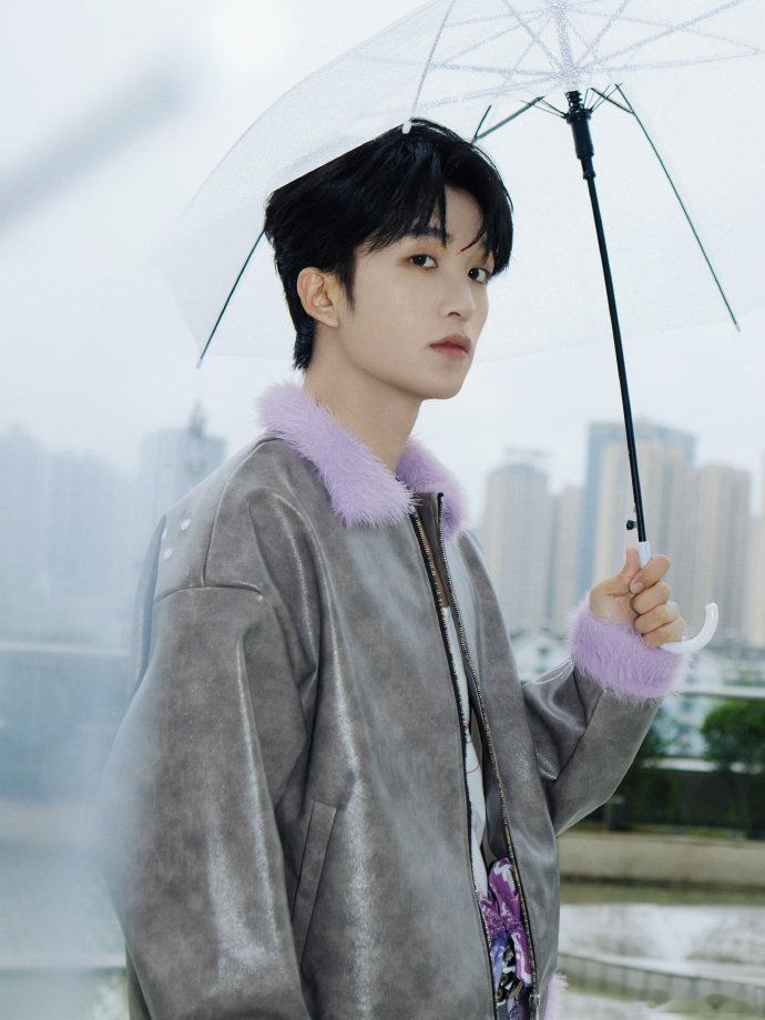 #杨迪住手吧黄子弘凡破防了# 杨迪真的是个搞笑天才，每次都能把大家逗得捧腹大笑！