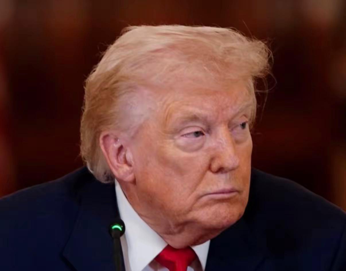 特朗普今天发文说：“对我而言，最重要的决定就是关税！最高法院清楚我的立场，清楚我