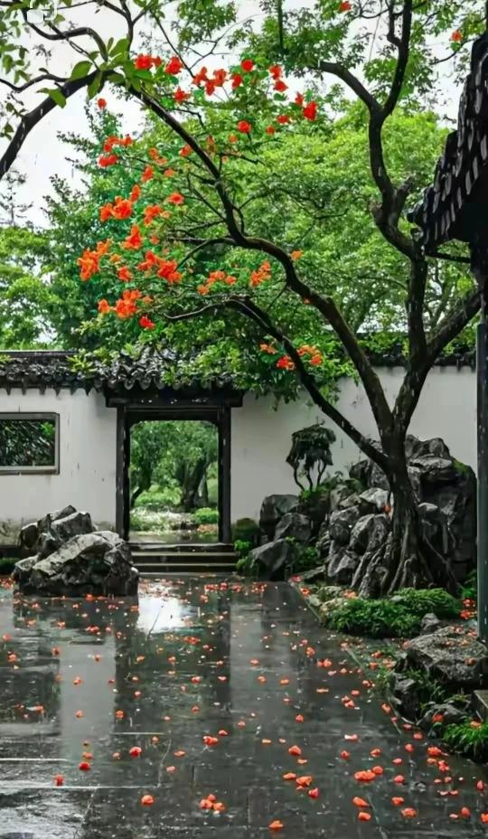 上联：风拂塞北千枝瘦，
下联：雨落江南万叶肥。