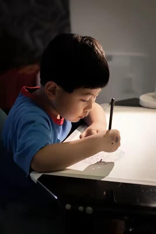 麻省理工研究发现，降低孩子的生活质量，能快速让孩子对学习产生热情。麻省理工的一项