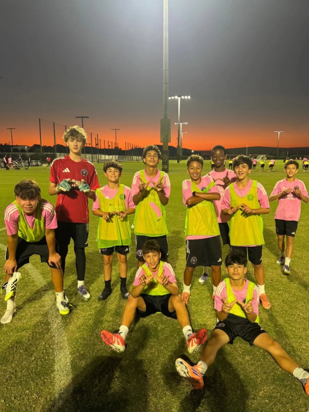 一些蒂亚戈和队友们的大合照Teammates❌Brothers✅我们的U14🩷