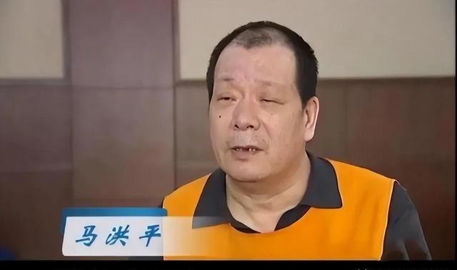 2003年，哈尔滨一位保安用2000元买彩票，第二天一开奖就中了500万。更令人