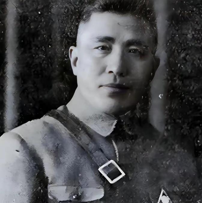 蒋介石最恨的叛将不是傅作义，也不是陈明仁，而是这位他一手培养，潜伏了二十年的黄埔