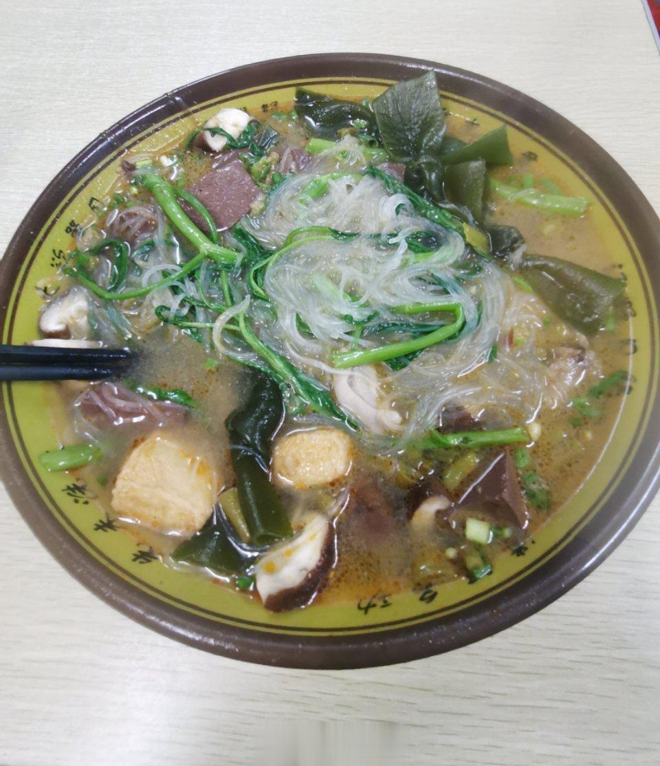 感觉自己越来越像大胃王了！夜宵走起[喵喵] ​​​