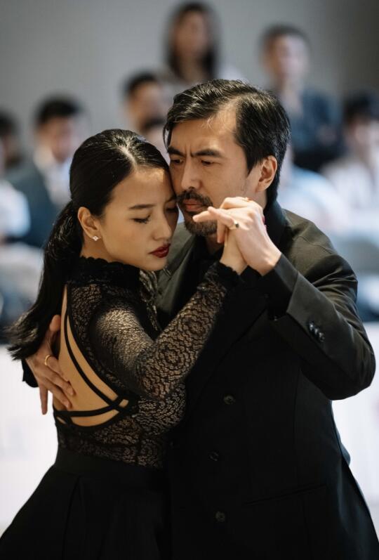 让我们恭喜这个Tanguera..