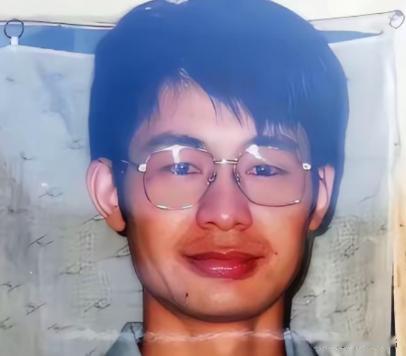 114次庭审，一个清华半导体博士，被关了1277天。把他送进去的，不是别人，是他