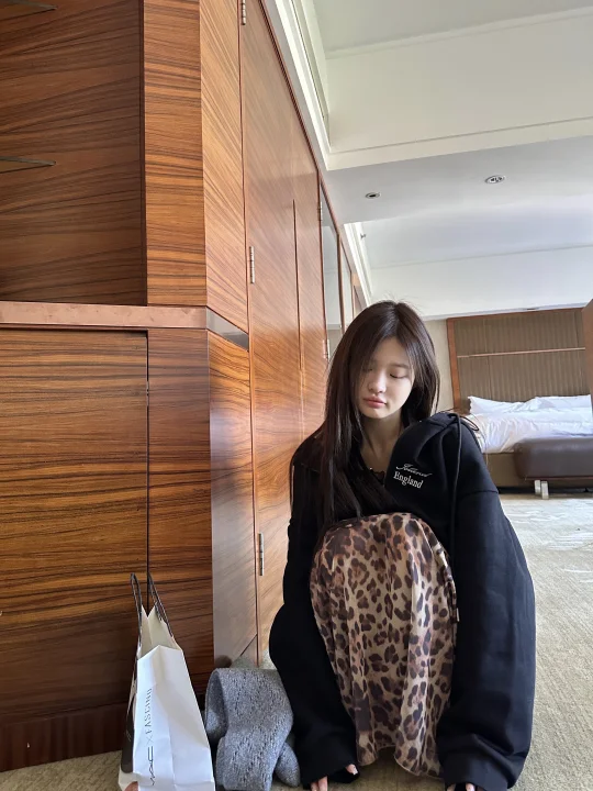 慵懒小猫咪 🐈‍⬛💕