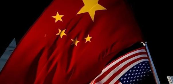 笑死，一个英国老头一句话把美国干沉默了。他说，一个靠战争发家、才风光了一百来年的