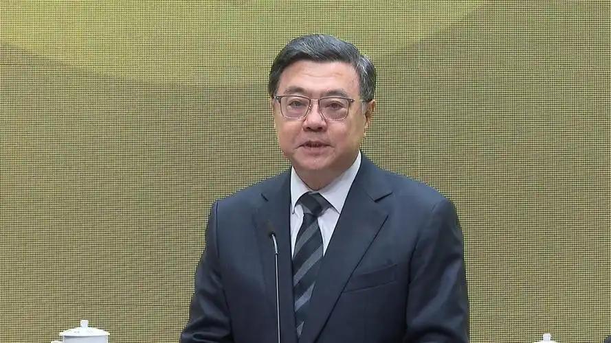 台湾地区行政机构负责人卓荣泰公开表示，7月9日，就巴威台风逐步逼近台湾一事，气象